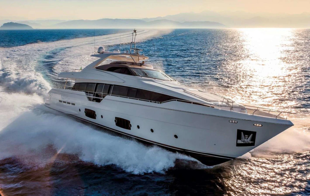Ferretti 960 Lontano motor yacht underway